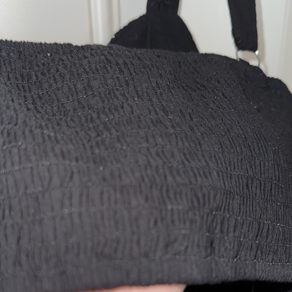 Love tree- Black Cropped Top with Eyelet Detail size Large - Picture 9 of 11